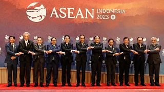 رهبران ۱۰ کشور عضو و یک کشور ناظر اتحادیه جنوب شرق آسیا، آسه‌آن در نشست اندونزی