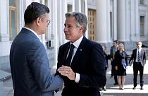Blinken com o chefe da diplomacia ucraniana em Kiev