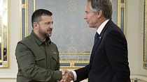 El presidente ucraniano, Volodímir Zelenski, con el jefe de la diplomacia estadounidense, Antony Blinken, en Kiev