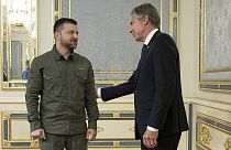 Le président ukrainien Volodymyr Zelensky et le secrétaire d'État américain Antony Blinken, le 6 septembre 2023, à Kiev.