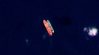 تصاویر ماهواره‌ای از نفتکش یونانی «سوئز راجان» در آب‌های دریایی جنوبی چین