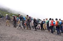 کوهنوردی بی‌حد نفس کوه فوجی را به شماره انداخته است 