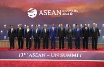 مشاركون في قمة دول آسيان في جاكرتا، إندونيسيا.