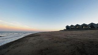 Scena di un omicidio: Il luogo di yoga sulla spiaggia