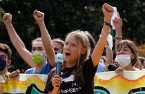 Активистка движения за сохранение климата Грета Тунберг (Швеция) выступает с речью во время демонстрации "Пятницы во имя будущего" в Милане, Италия, 1 октября 2021 г.
