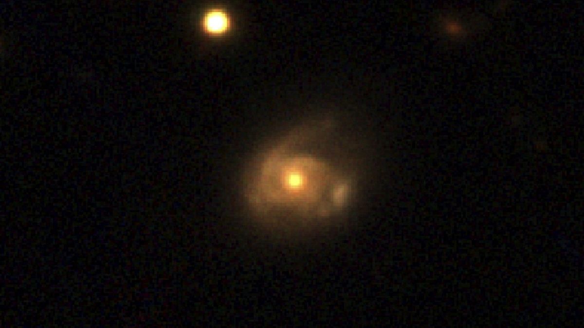 Kara deliklerle ilgili yeni araştırmada, yıldızlar��n bir anda değil parça parça yutulduğu ortaya çıktı
