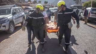 Después del terremoto, llegaron las horas cruciales para buscar los supervivientes entre los centenares de edificios que colapsaron en Marruecos.