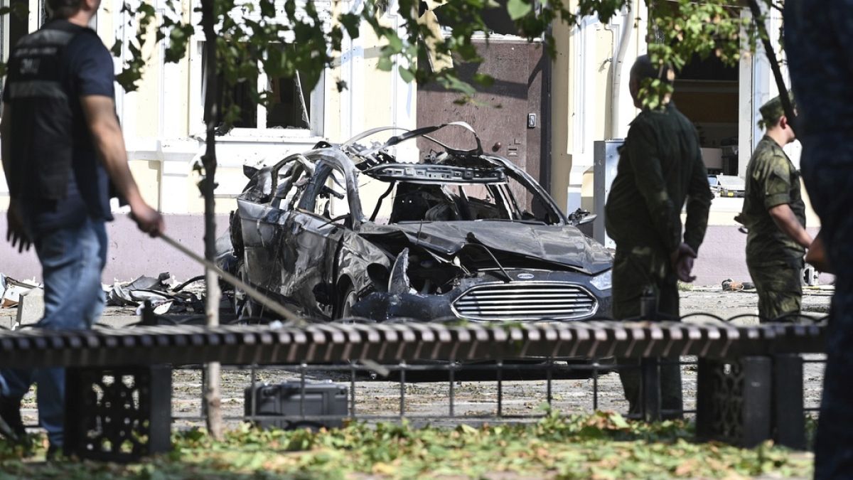 Kiégett autó Kijevben
