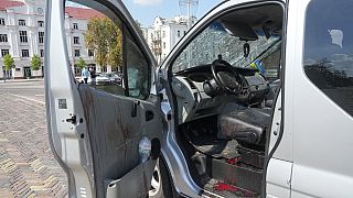 Imagen de archivo de un coche atacado en Ucrania