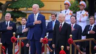 نگوین فو ترونگ، دبیر کل حزب کمونیست ویتنام و جو بایدن، رئیس جمهوری ایالات متحده در کاخ ریاست جمهوری در هانوی، ویتنام/۱۰ سپتامبر ۲۰۲۳