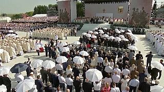 Misa ceremoniosa en honor a la familia Ulma en Markowa, Polonia