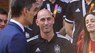 Luis Rubiales, quand il était encore président de la Fédération de football espagnol, reçu le 22 août par le Premier ministre Pedro Sanchez après la victoire de la Roja.