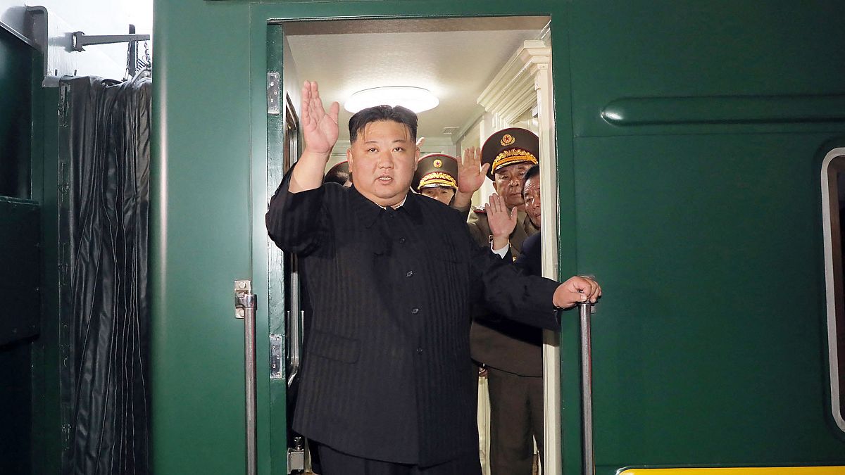 زعيم كوريا الشمالية على متن قطاره الذي انطلق فيه إلى روسيا