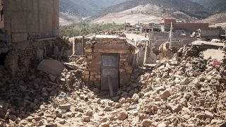 مباني مدمرة إثر الزلزال في قرية تافغغت قرب مراكش بالمغرب