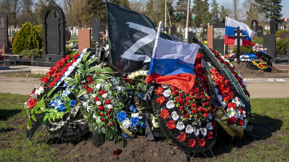 Orosz katona sírja egy gyinszkajai temetőben, Krasznodartól néhány kilométerre