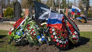 Orosz katona sírja egy gyinszkajai temetőben, Krasznodartól néhány kilométerre