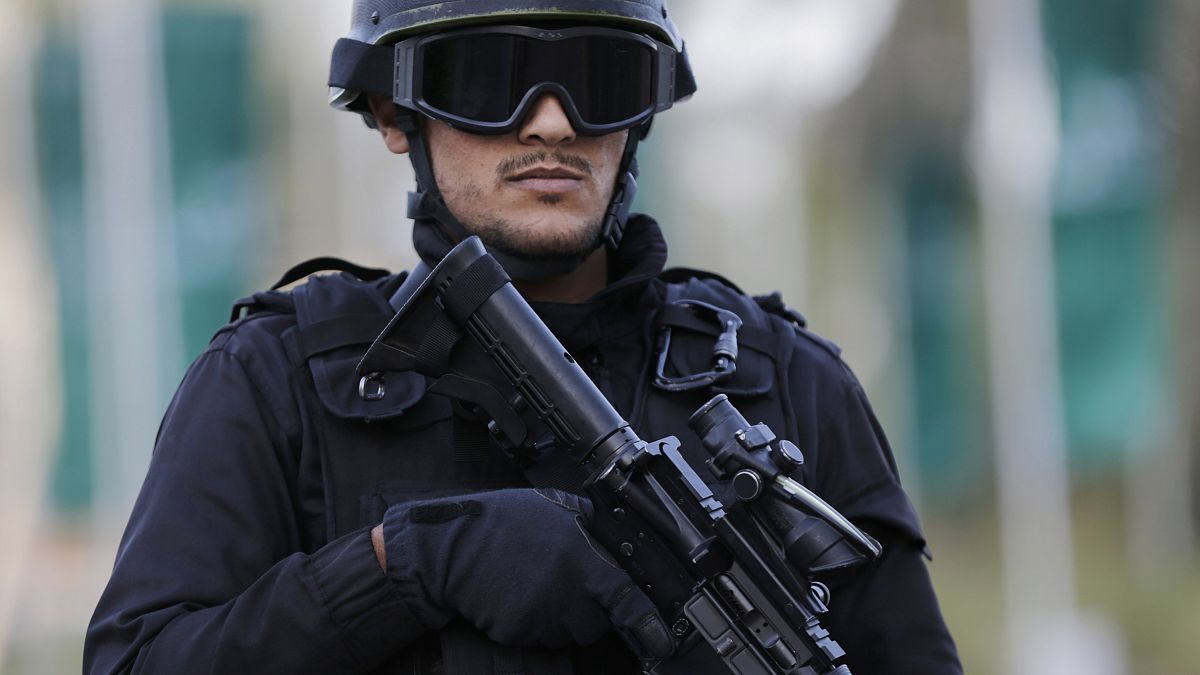 شرطي بحريني في المنامة العاصمة. 2014/12/05
