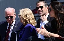Il presidente statunitense Joe Biden con il suo secondogenito Hunter
