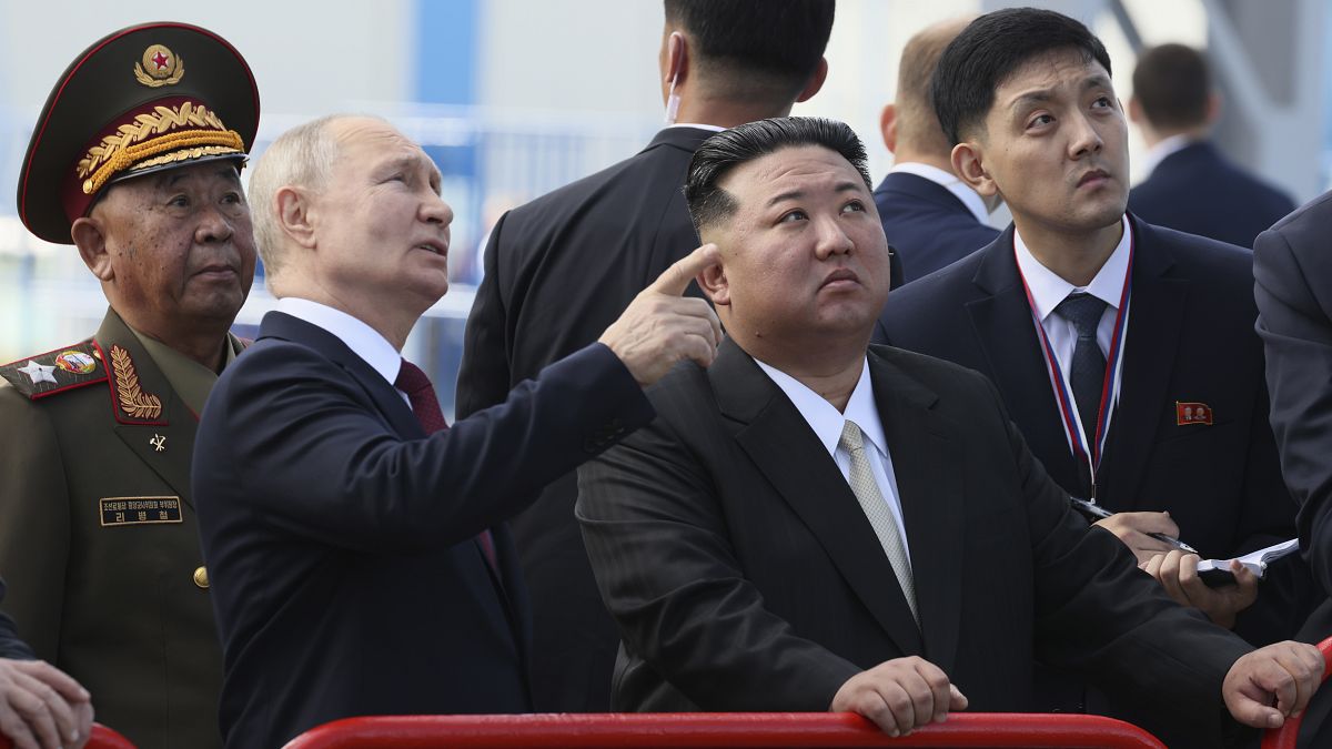 Президент России и лидер Северной Кореи на космодроме "Восточный".