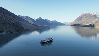 Imagen del crucero varado en Groenlandia
