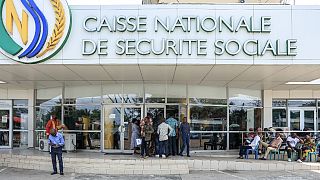 Des Gabonais espèrent toucher leurs pensions après des années d'attente