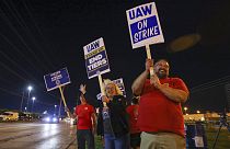 Detroit kentindeki üç fabrikada işçiler greve gitti