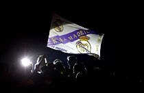 Bandera con el escudo del Real Madrid