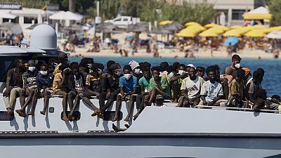 Mediterranean: crossings of African migrants have almost doubled