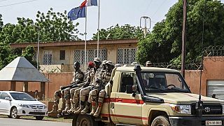 Niger : "l'ambassadeur de France pris en otage", déclare Macron