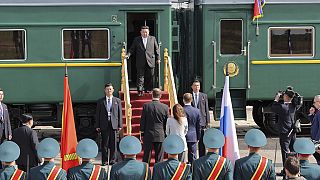 كيم جونغ أون لدى وصوله إلى روسيا على متن قطاره
