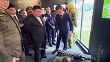 Kuzey Kore lideri Rus silahlarını inceledi