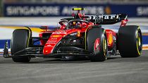Spanier Carlos Sainz gewinnt in Singapur