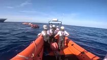 أطباء بلا حدود خلال عملية إنقاذ في البحر الأبيض المتوسط