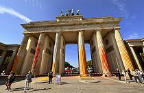 La Puerta de Brandemburgo de Berlín pintada por los activistas climáticos