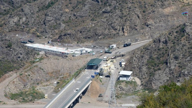 Dağlık Karabağ’a insani yardım ulaşmaya başladı