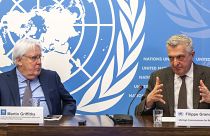Filippo Grandi (jobbra) sajtótájékoztatót tart az ENSZ genfi székházában 2023. február 15-én - képünk illusztráció.