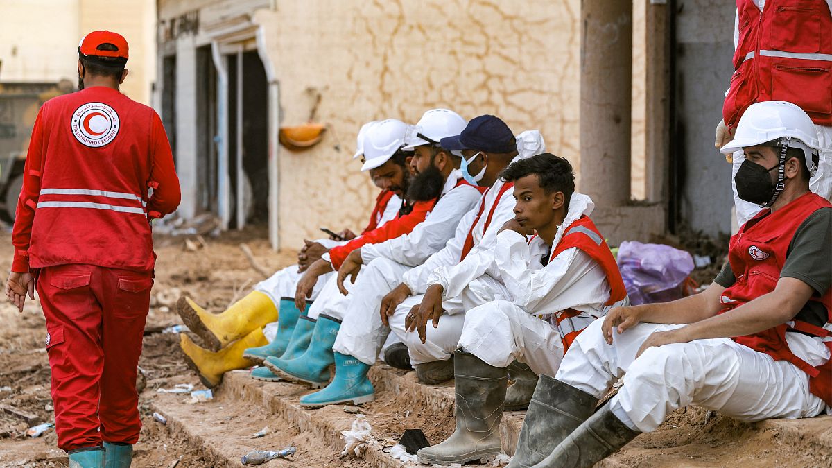 فريق الانقاذ في مدرينة درنة، ليبيا