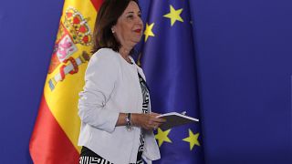 مارغريتا روبلز، وزيرة الدفاع الإسبانية في مؤتمر صحفي في توليدو، إسبانيا.