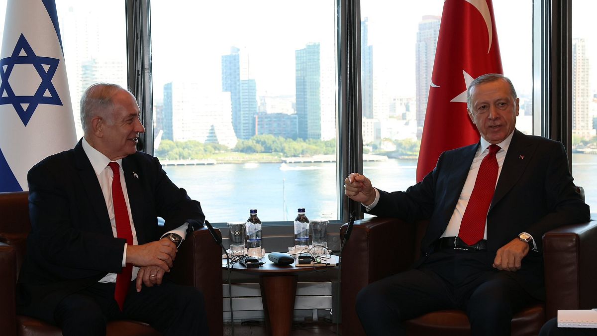 Cumhurbaşkanı Recep Tayyip Erdoğan (sağ), İsrail Başbakanı Binyamin Netanyahu 