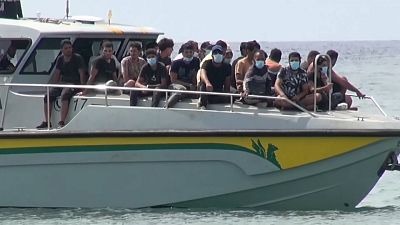 Μετανάστες στα ανοιχτά της Λαμπεντούζα
