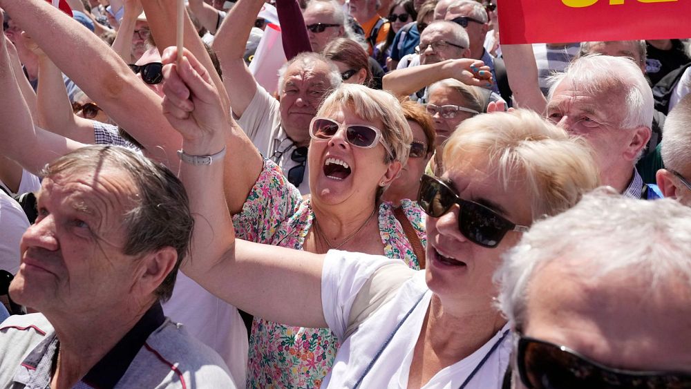 „Техните обстоятелства са невероятни“: Как ще гласуват жените на следващите избори в Полша?