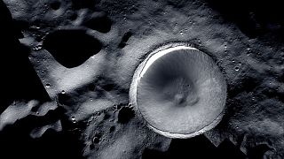 عکس گرفته شده از دهانه‌ای در قطب جنوبی ماه