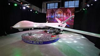 پهپاد ساخت ایران به نام مهاجر-۱۰ در نمایشگاهی متعلق به وزارت دفاع در تهران به نمایش گذاشته شد.