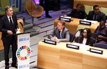 O Secretário de Estado dos EUA, Antony Blinken, discursa na Cimeira dos Objectivos de Desenvolvimento Sustentável da ONU durante a 78.ª Assembleia Geral das Nações Unidas, em 19 de setembro de 2023.