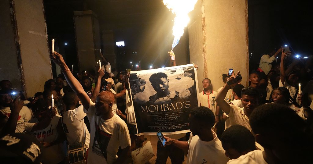 Nigerians rally in Lagos after death of Afrobeats star