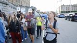 Грета Тунберг скандирует лозунги на шествии экоактивистов в Стокгольме