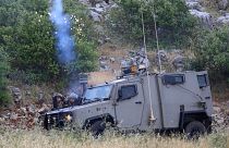 سربازان اسرائیلی در حال شلیک گاز اشک‌آور در نزدیکی تپه‌های كفرشوبا در تاریخ نهم ژوئن ۲۰۲۳