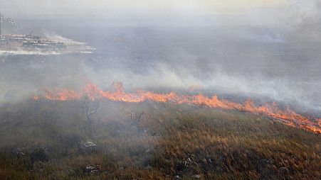 Um incêndio na Sicília, perto de Palermo, entre Montelepre e Villabate, 22 de setembro de 2023. 