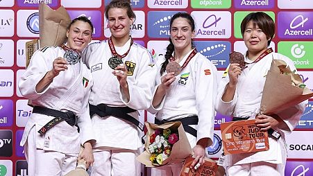 Anna-Maria Wagner (Zweite von links) gewann in Baku Gold
