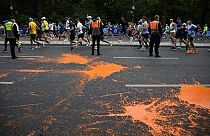 Ativistas ambientais atacam na maratona de Berlim